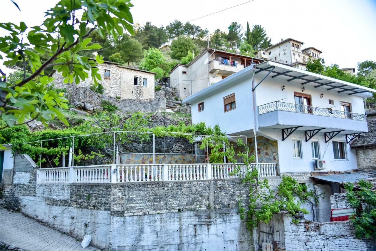 Grandma'S Home Gjirokaster Exterior photo